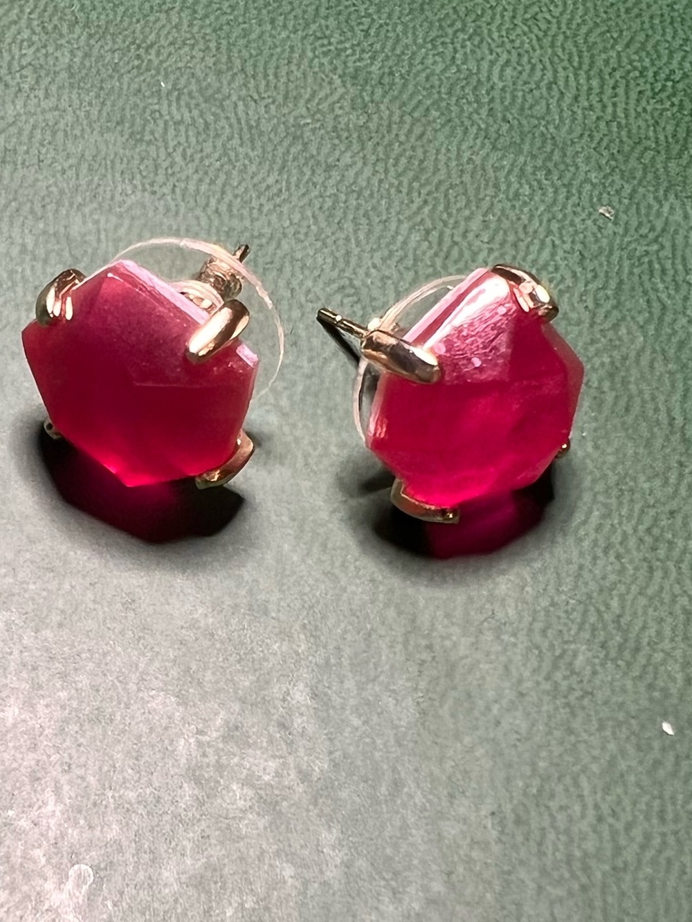 KENDRA SCOTT Ellms Geometric Faceted Stud Earrings in Pink/Gold